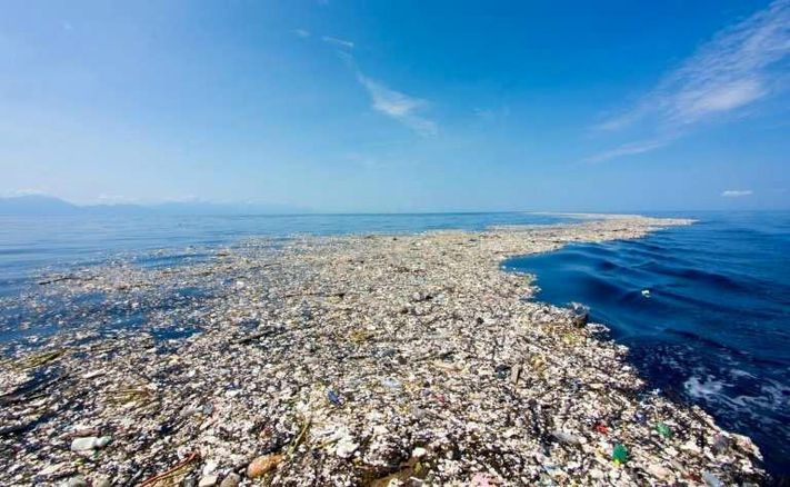 A picture of the Great Pacific Garbage Patch located halfway between California and Hawaii.