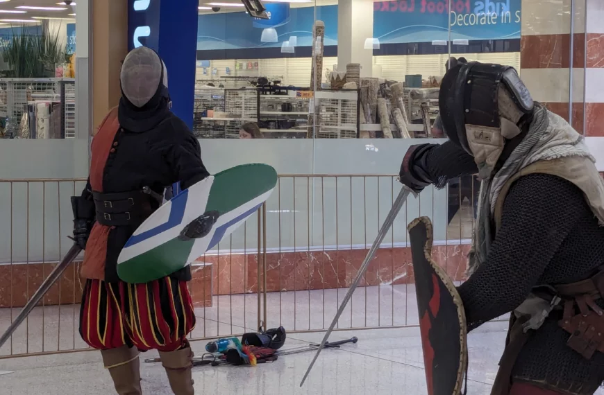 Spectacular historical combat—in a mall